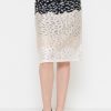 Pattern pencil skirt